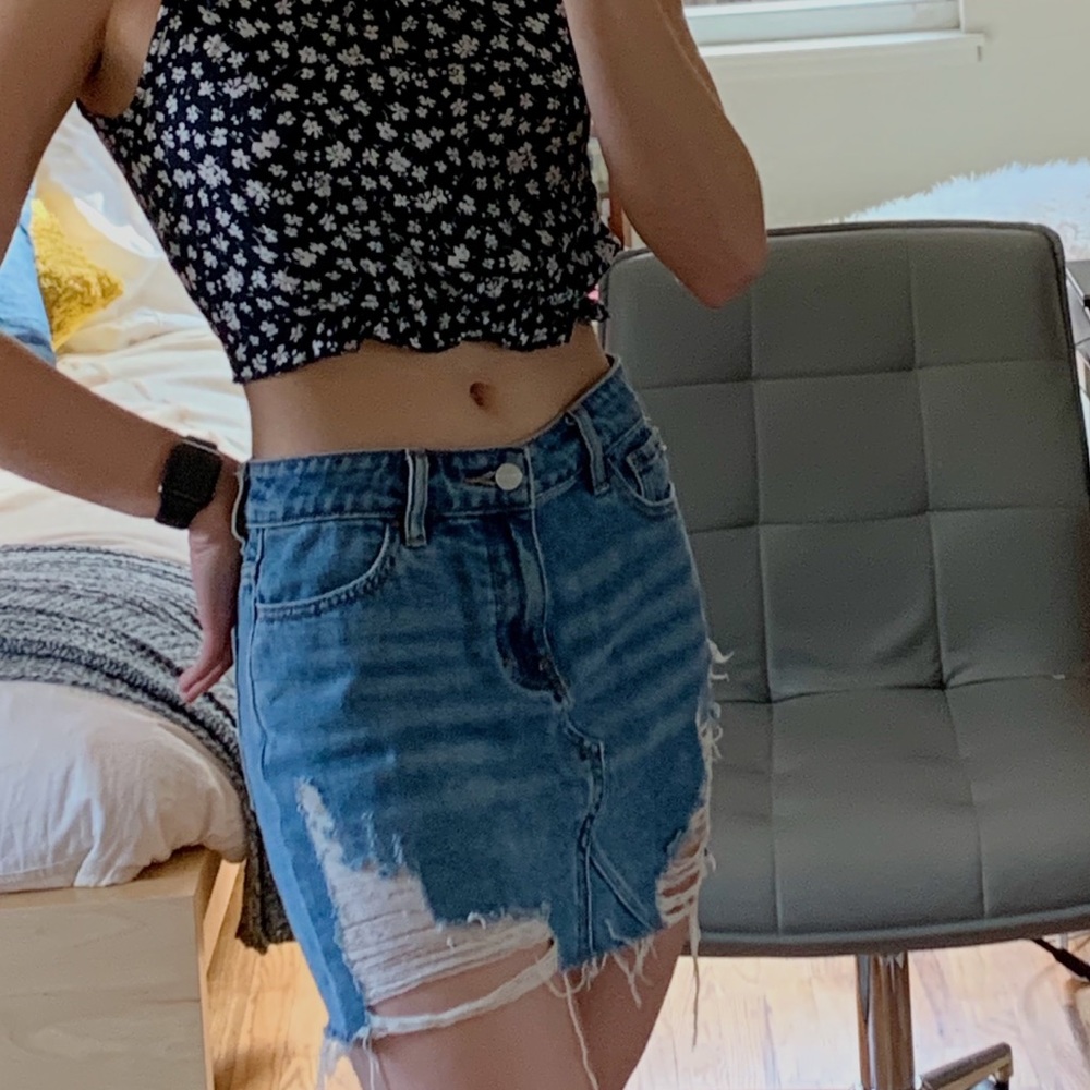 Pacsun distressed denim skirt!!!